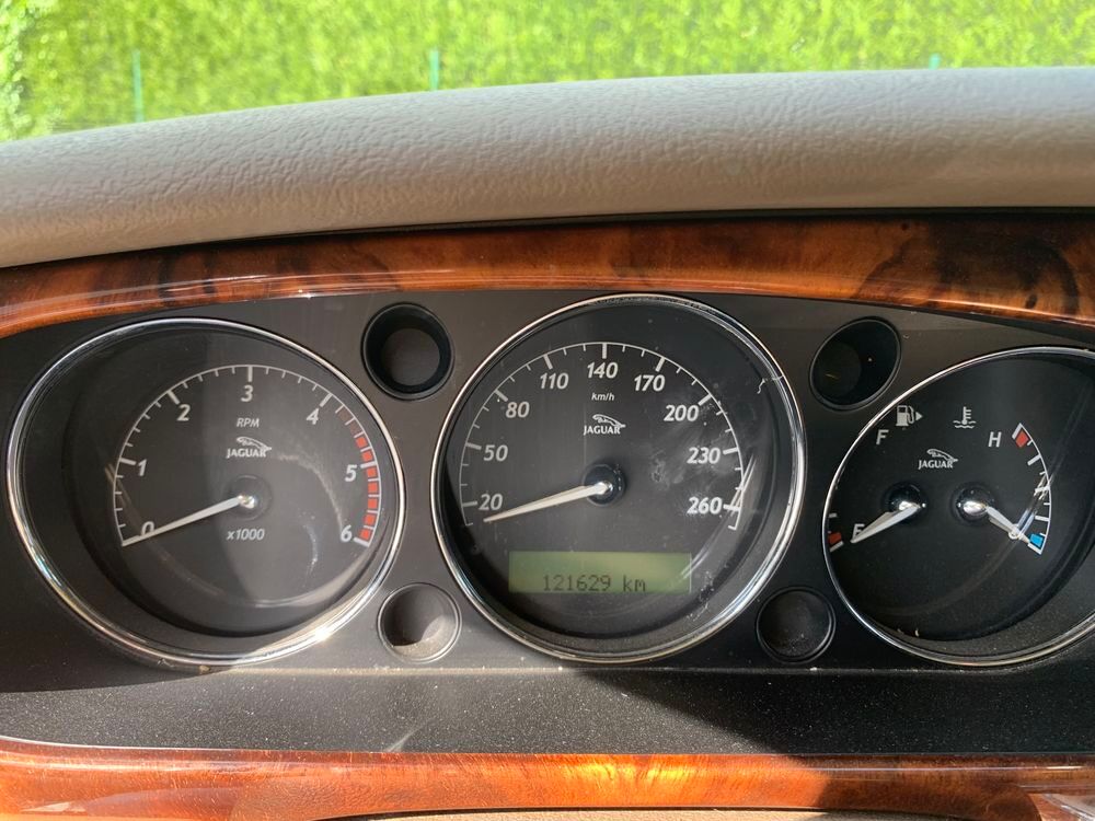 XJ 6 XJ6 V6 2.7 D - 207 Bi-Turbo Executive A 2006 occasion 59310 Auchy-lez-Orchies