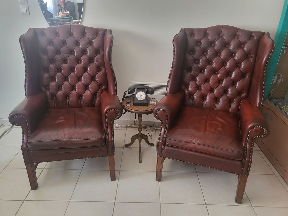 Chesterfield Fauteuils x2 berg&egrave;res cuir bordeaux Matix Meubles