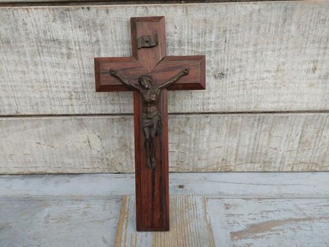 Crucifix Christ Mtal Patine Bronze Bois Palissandre 
35 Loches (37)