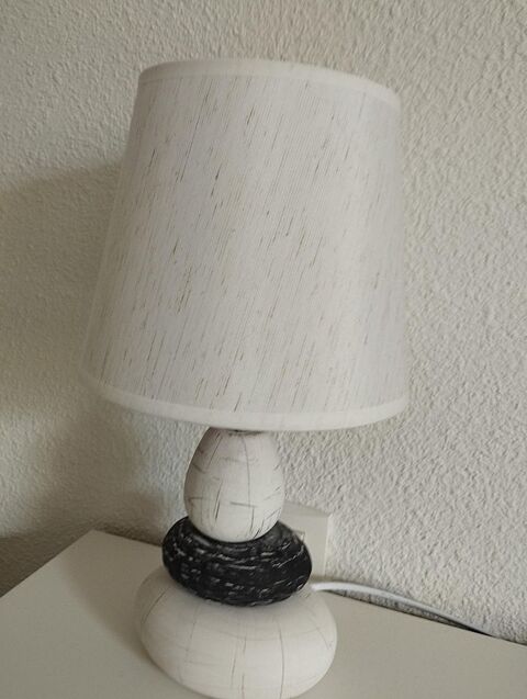 2 lampes de chevet blanche 14 Puisserguier (34)