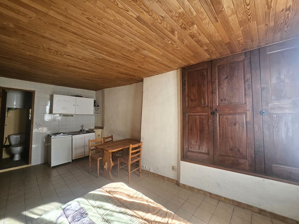 Vente Appartement APPARTEMENT T2 À FORT POTENTIEL, AU CŒUR DU CENTRE HISTORIQUE, RUE PIETONNE, DANS IMMEUBLE DE 7 LOGEMENTS, SUR 3 NIVEAUX. Castellane