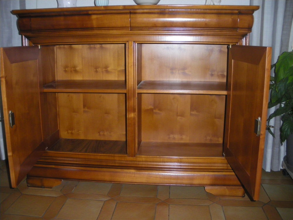Bahut. 
Meubles