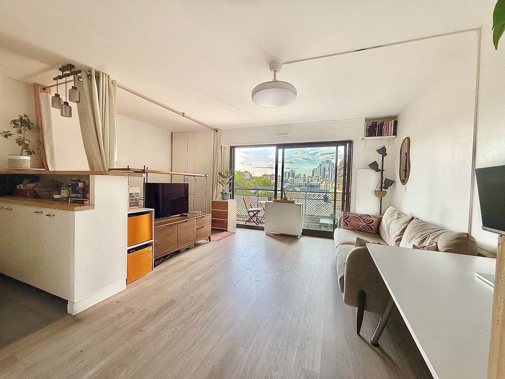 Vente Appartement Studio rénové avec balcon et vue dégagée Paris 20