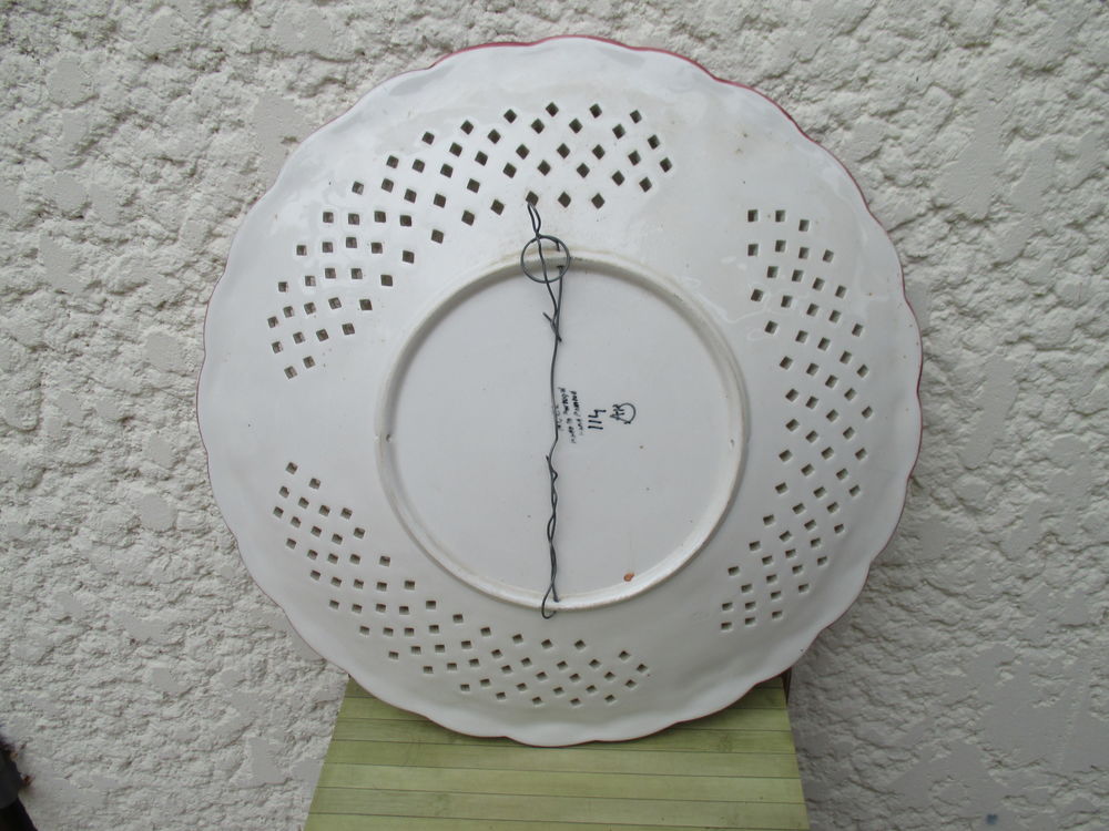 Assiette d&eacute;corative: motifs dentelles, fleurs, multi-couleur Décoration