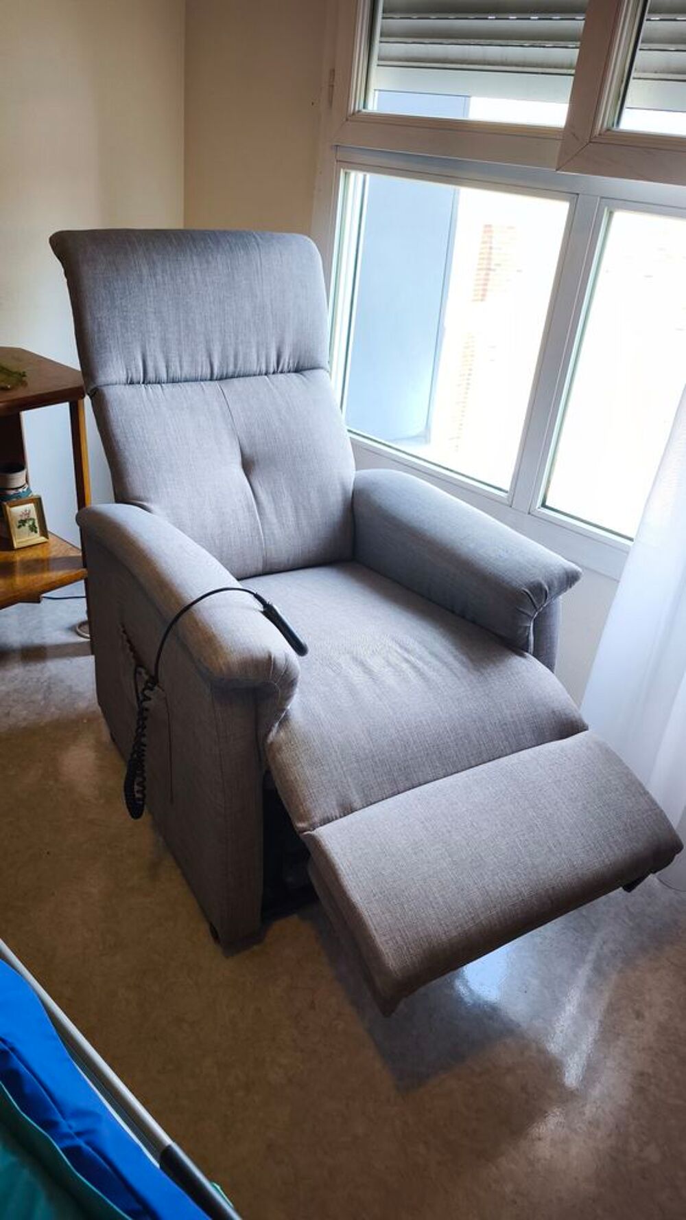 Fauteuil releveur &eacute;lectrique gris Meubles