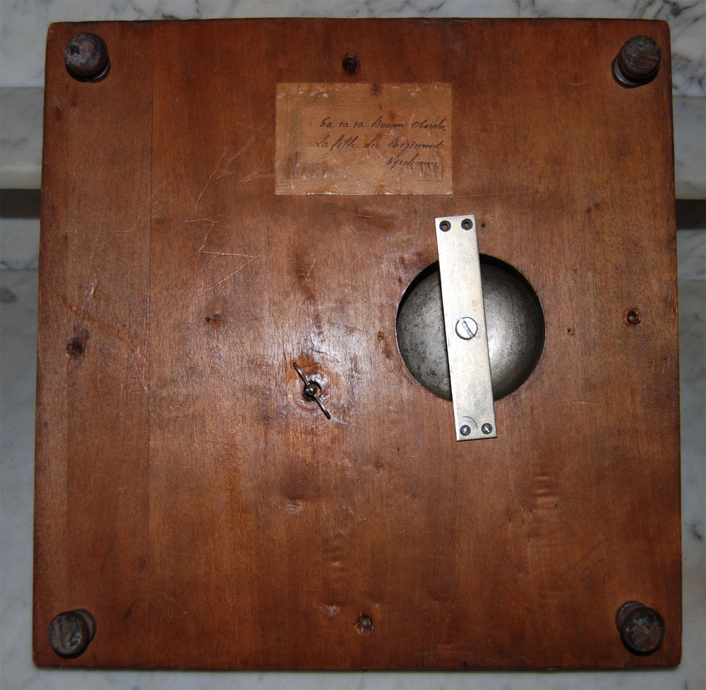 Dessous de plat ancien avec sonnette Cuisine