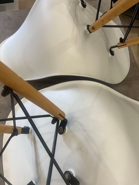 Table �    manger + chaises 70 Antibes (06)