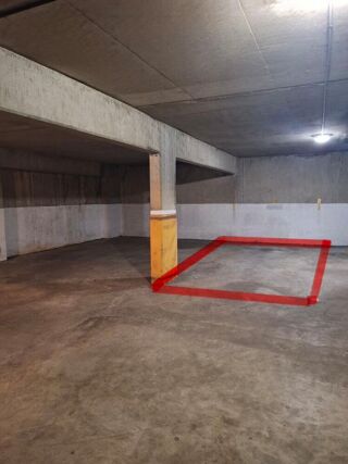  Parking / Garage à louer 12 m²