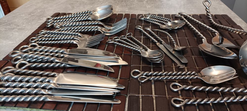 M&Eacute;NAG&Egrave;RE UNIQUE DE 50 COUVERTS Décoration