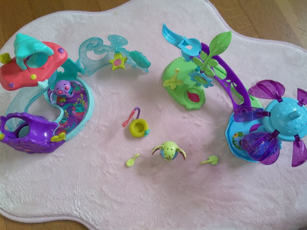 2jouets avec personnages aimant&eacute;s Jeux / jouets