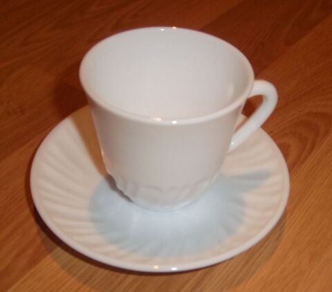Tasse et sa soucoupe blanche cadeau cedis 2 Colombier-Fontaine (25)