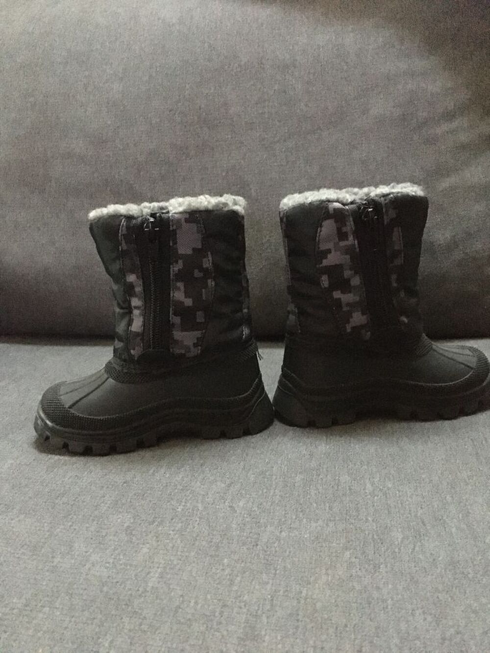 Bottes hiver fourr&eacute;s pointure 23 Chaussures enfants