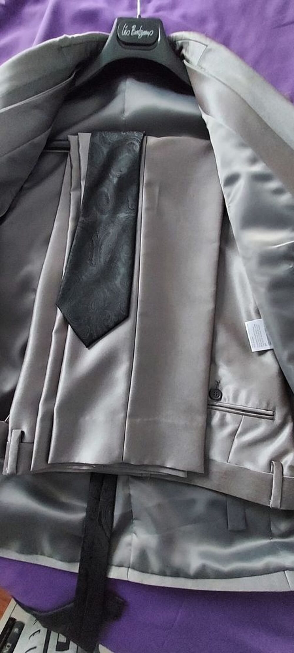 costume complet argent&eacute; Vêtements