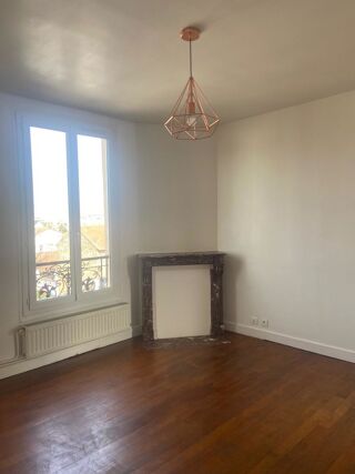  Appartement à louer 4 pièces 63 m²