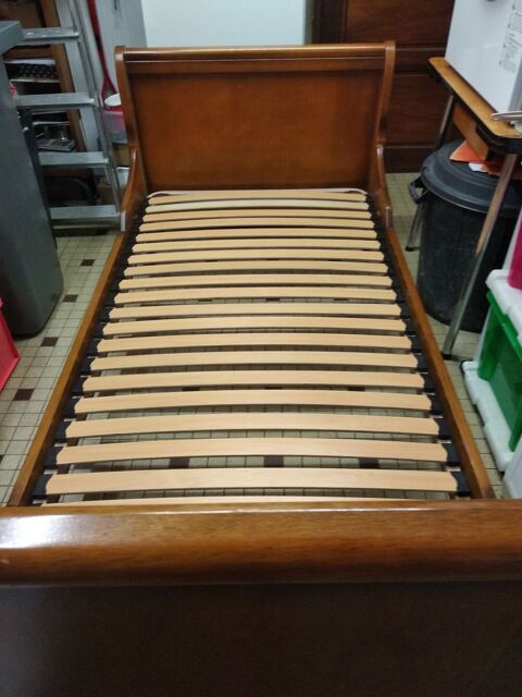 Lit ancien pour 1 personne 45 L'Huisserie (53)