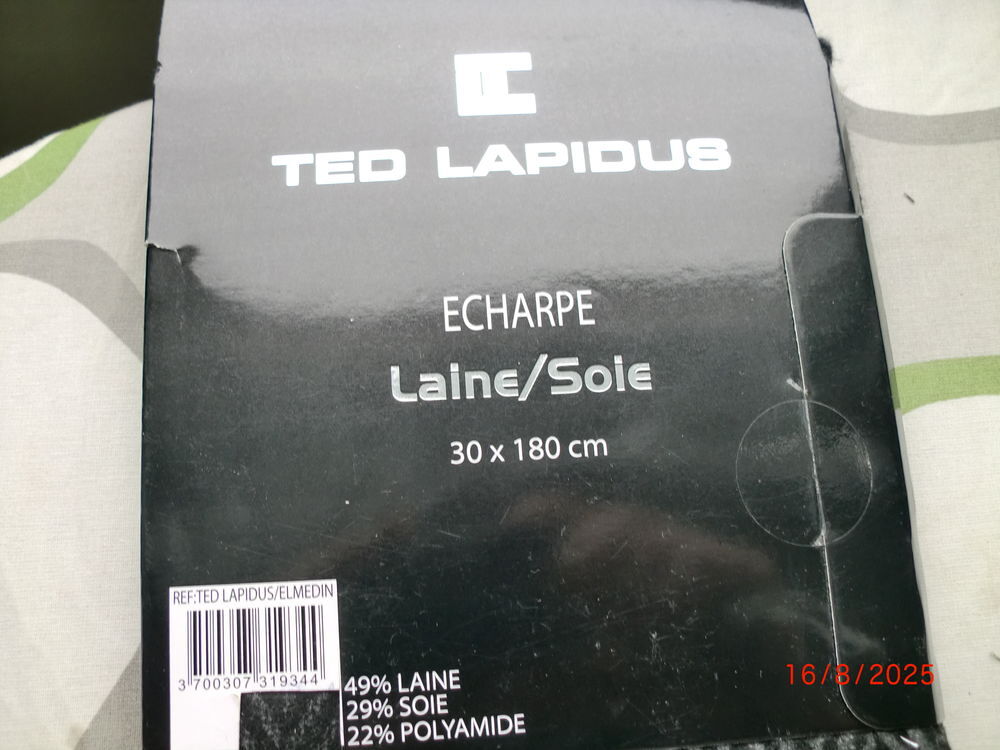 une &eacute;charpe neuve de marque TED LAPIDUS / ELMEDIN Vêtements