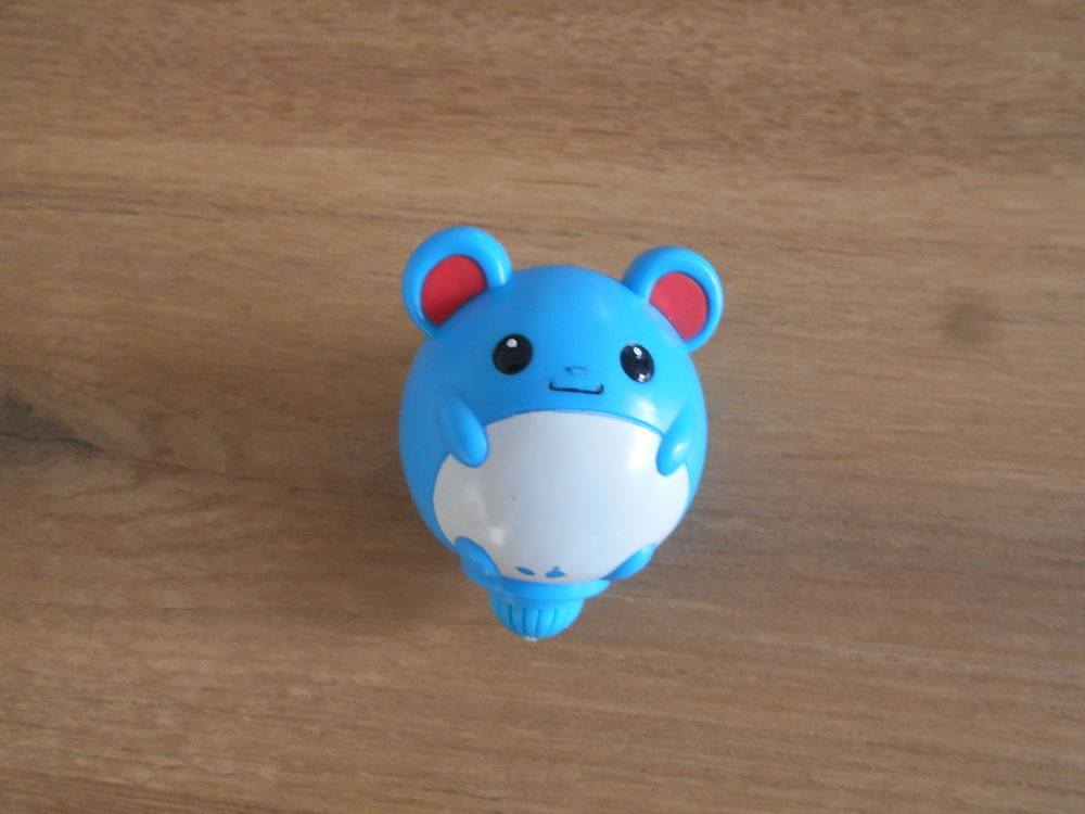 Figurine Toupie POKEMON MARILL comme neuve Jeux / jouets