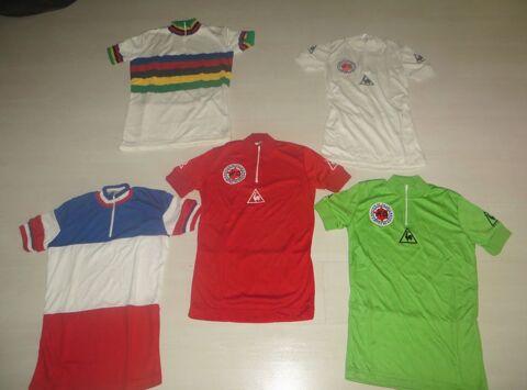 Maillots avec ecussons brods des annes 80 0 Paris 16 (75)