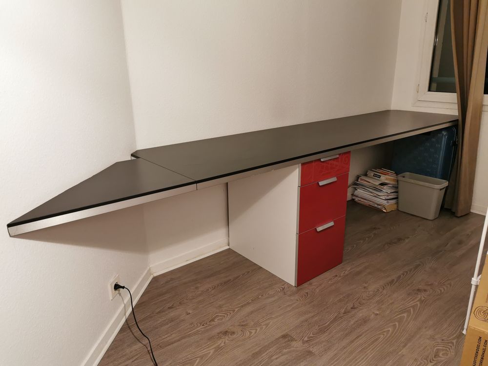 Grand et beau bureau Meubles
