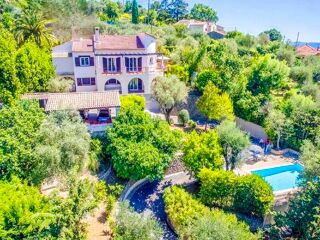Maison 8 pièces 260 m² · à Grasse · 260 m² · 1 200 000 €