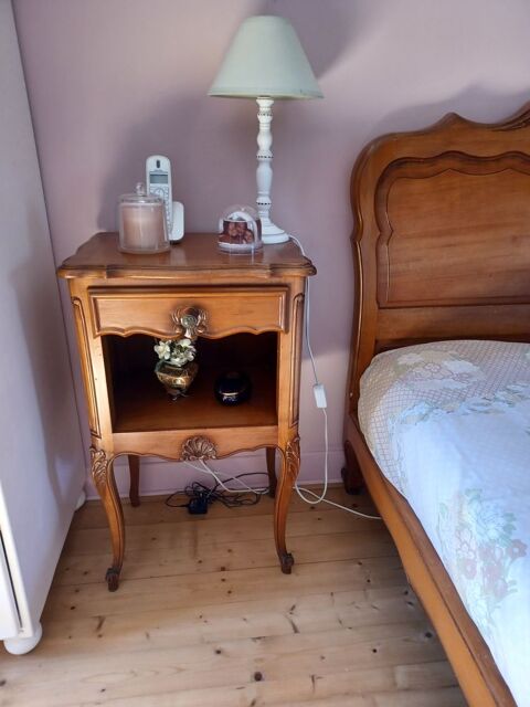 chambre à couché ancien en merisier massif Favières (77)
