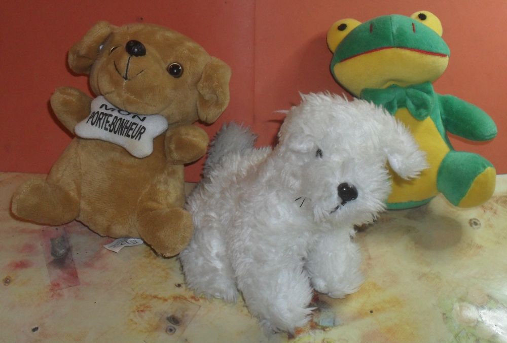 Lot de 3 peluches.
En excellent &eacute;tat. Jeux / jouets