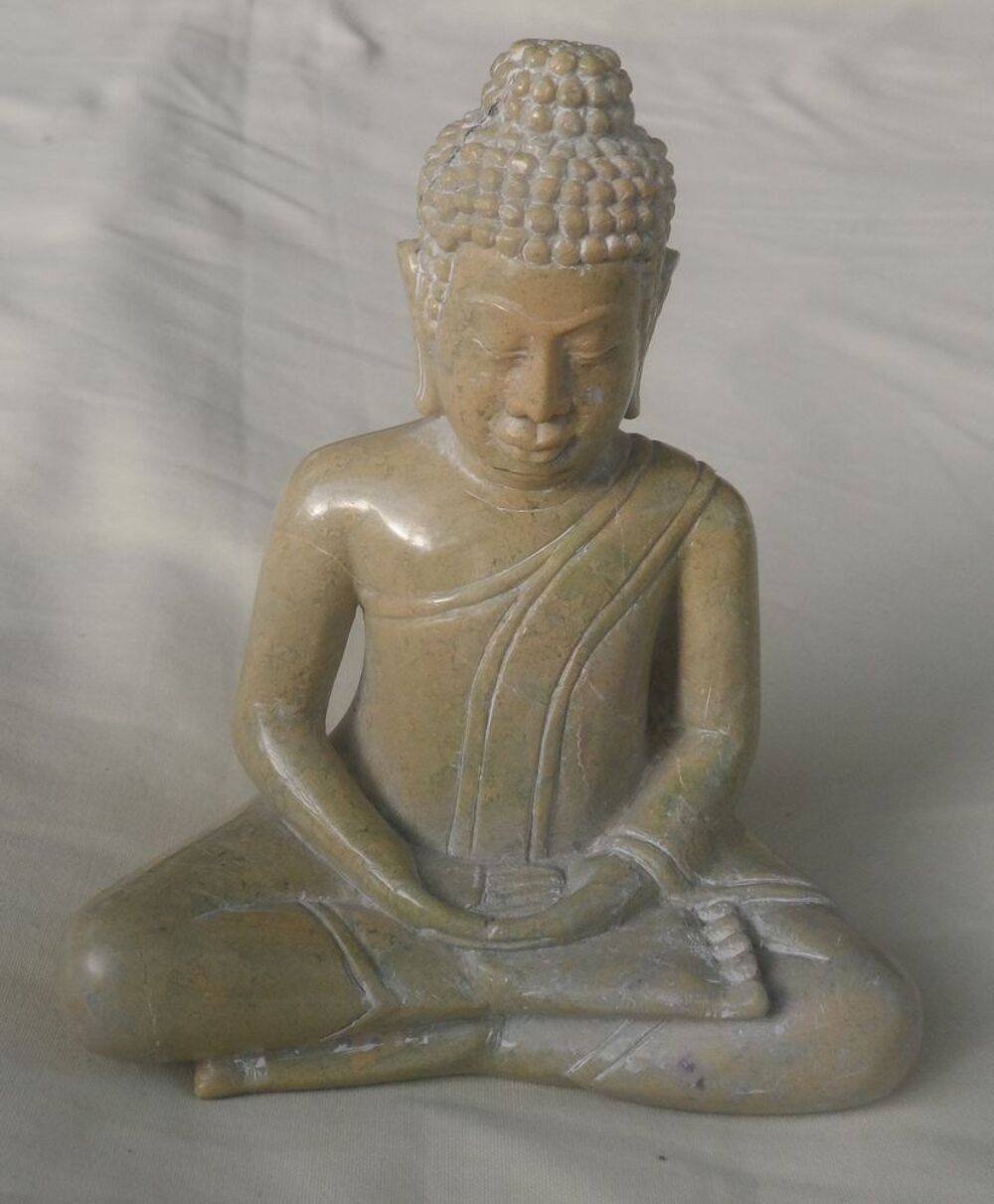 BOUDDHA EN PIERRE (JADE ? JE NE SUIS PAS SUR) NEUF Décoration
