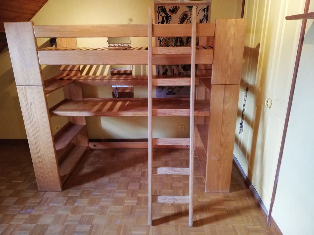 LIT AVEC SOMMIER + ARMOIRE +BUREAU Meubles