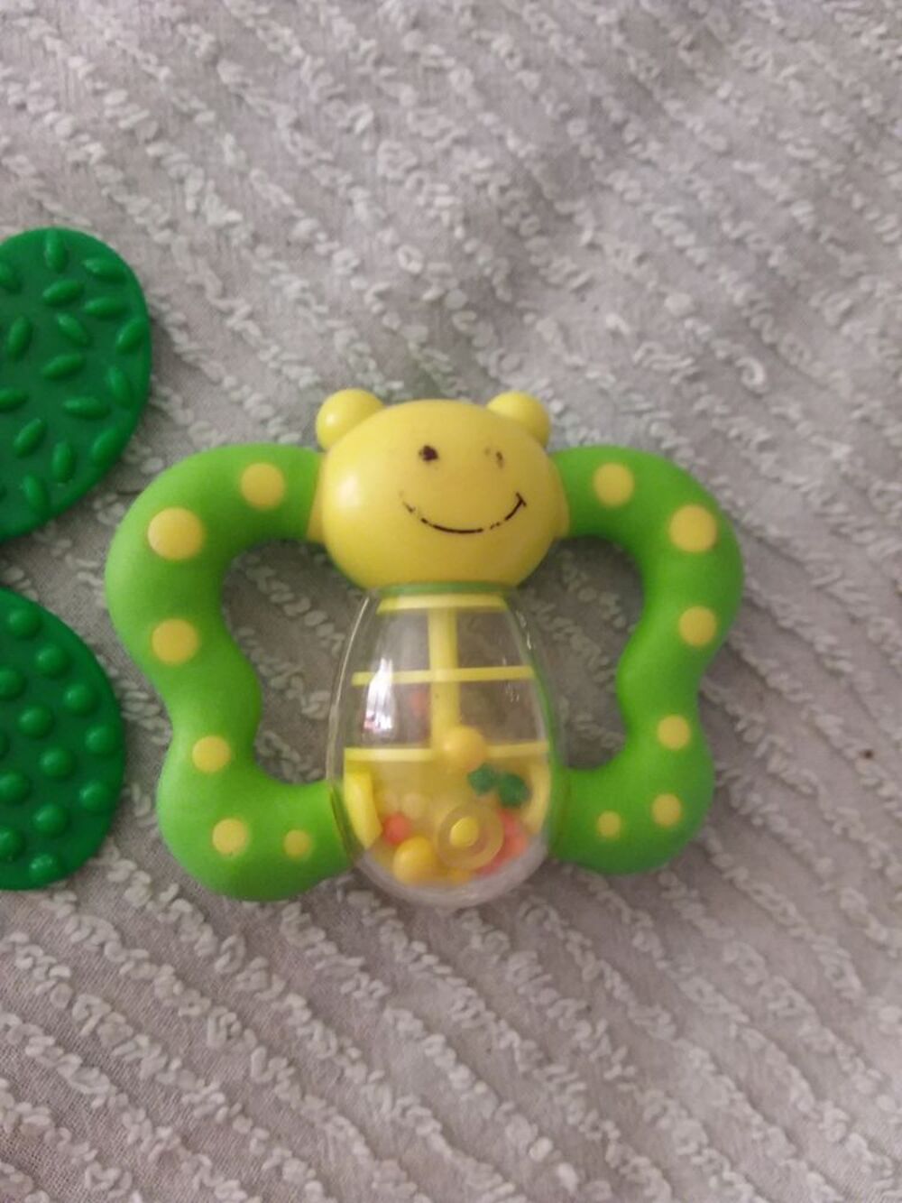 Lot de 2 hochets Puériculture