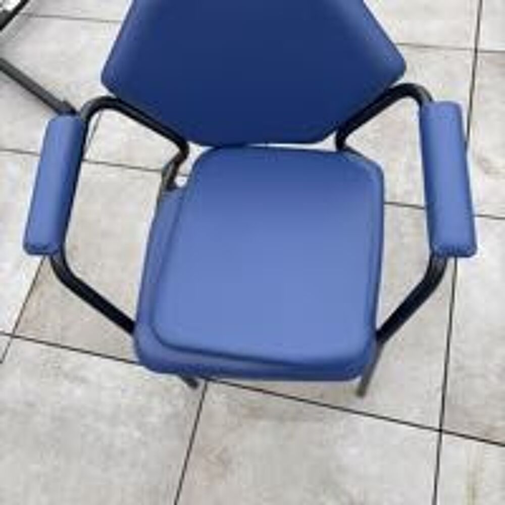 chaise perc&eacute;e &eacute;tat neuf Meubles