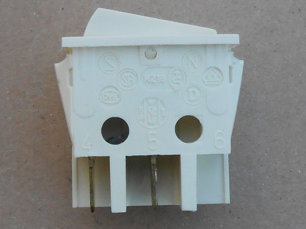 INTERRUPTEUR A BASCULE (117) Bricolage