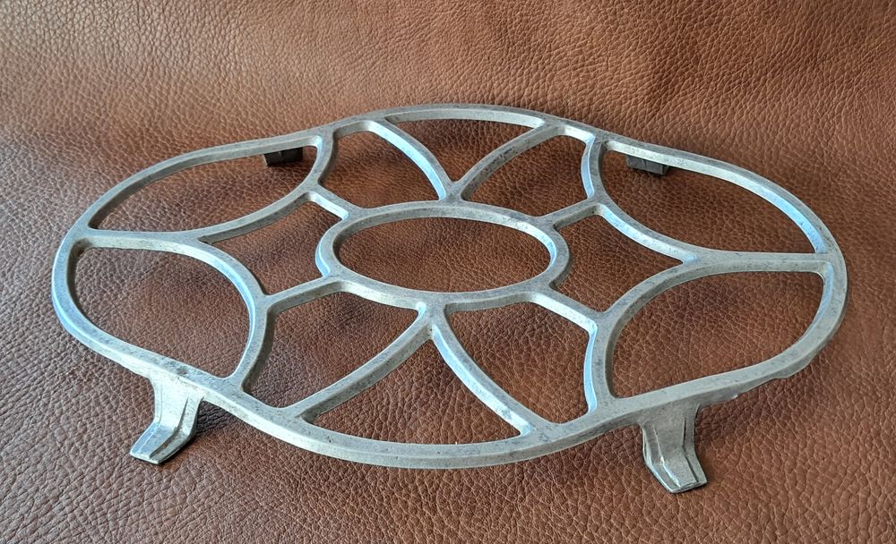 ancien dessous de plat vintage aluminium forme de losange Décoration