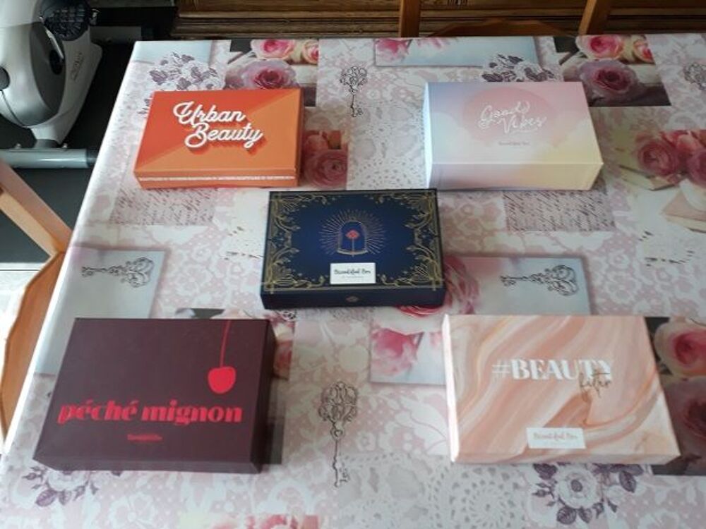 Boite surprise Little box beaut&eacute; femme fete mere maquillage Bijoux et montres