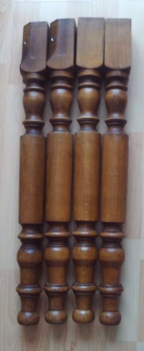 4 anciens pieds de table du 19e si�cle bois tourn� artisan 45 Villeurbanne (69)