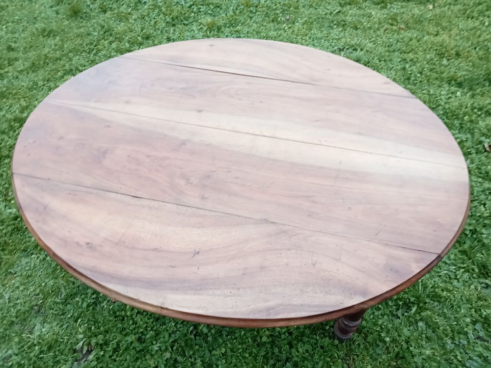 Table ovale 6 pied en noyer massif , Louis Philipe Meubles