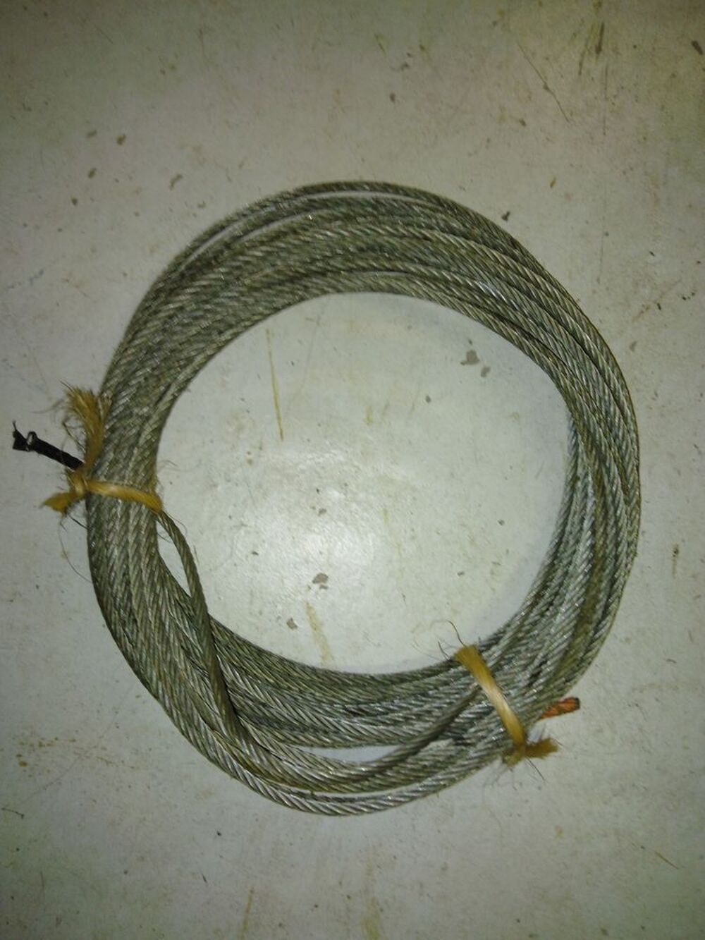 2 cables acier diametre 6 longueur 21 &amp; 28 metres Bricolage