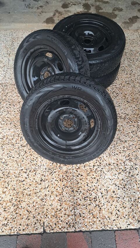 Pi&egrave;ces et &eacute;quipements Voiture Pi&egrave;ces et &eacute;quipements Voiture  occasion Cosnes-et-Romain 54400