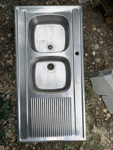 evier en inox bon tat 2 bacs 20 Port-des-Barques (17)