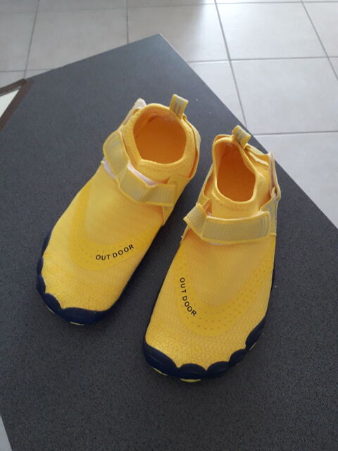 Chaussure d'eau antidrapante 35 Thorign-d'Anjou (49)