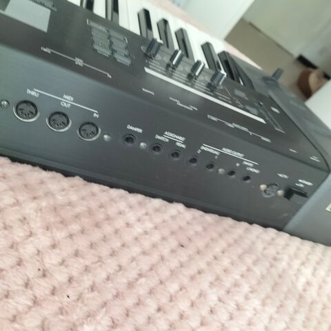 Synthtiseur KORG 300 Guyancourt (78)