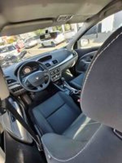 M&eacute;gane III RENAULT MEGANE III 1.6 110 ETHANOL AUTHENTIQUE 2011 occasion 93430 Villetaneuse