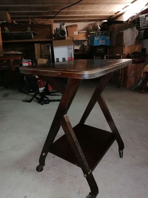 TABLE DESSERTE ROULANTE VINTAGE
25 Montigny-en-Ostrevent (59)