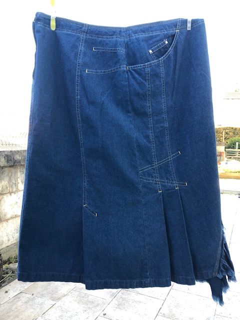 JUPE JEAN  ORIGINALE POUR COUNTRY  EN JEAN 20 Prigueux (24)