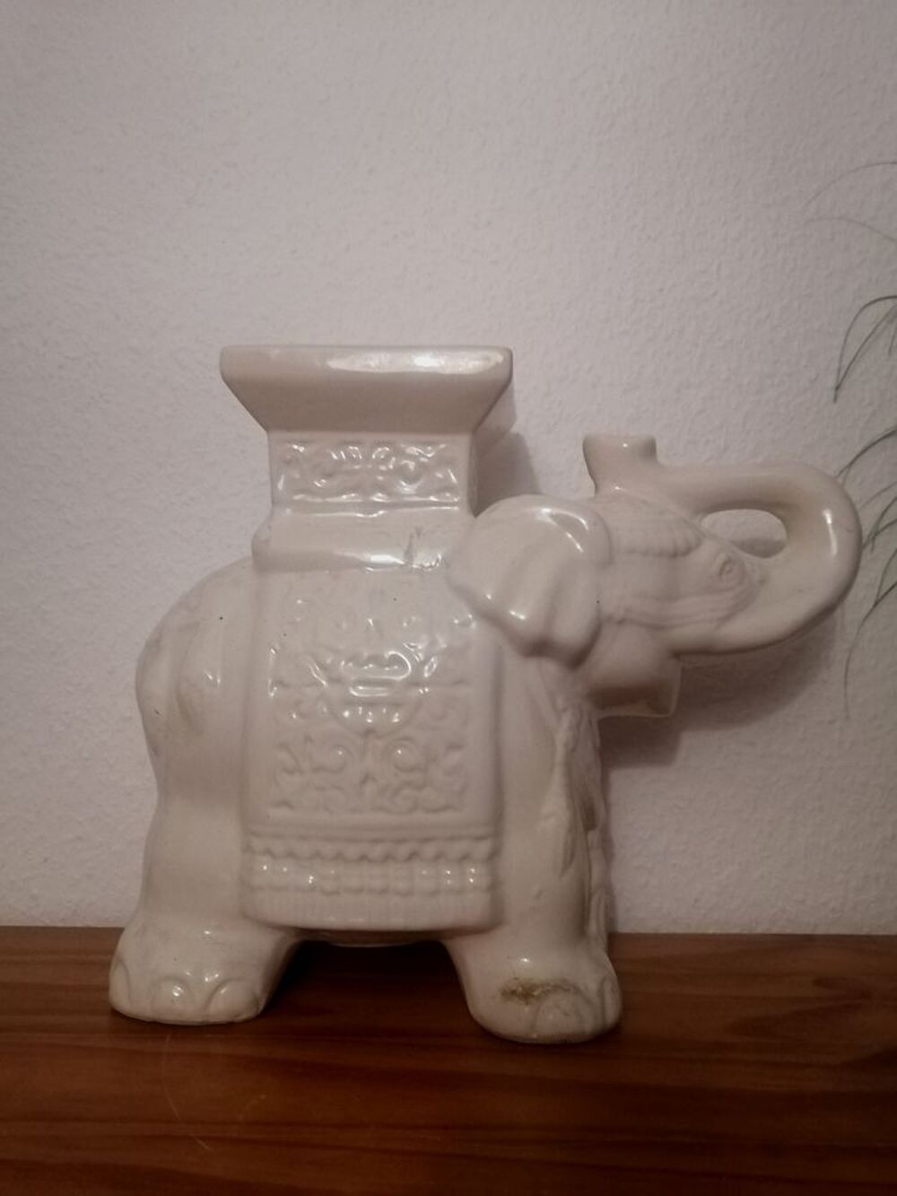 El&eacute;phant d&eacute;coratif en fa&iuml;ence / c&eacute;ramique Décoration