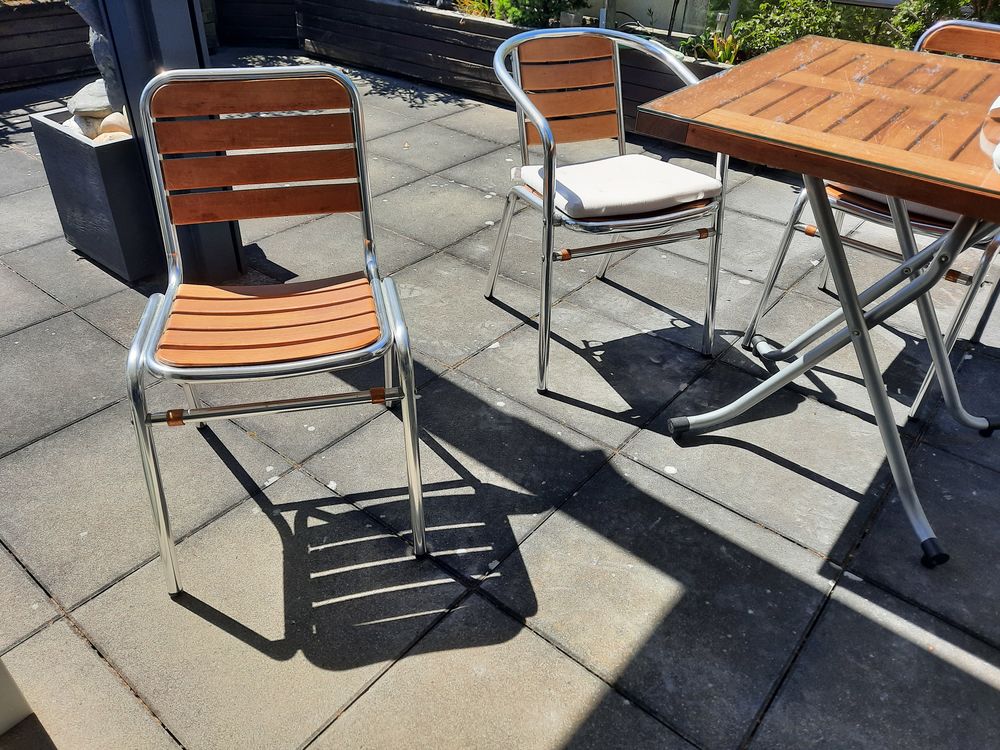 Table et 4 chaises de cuisine ou d'ext&eacute;rieur Cuisine
