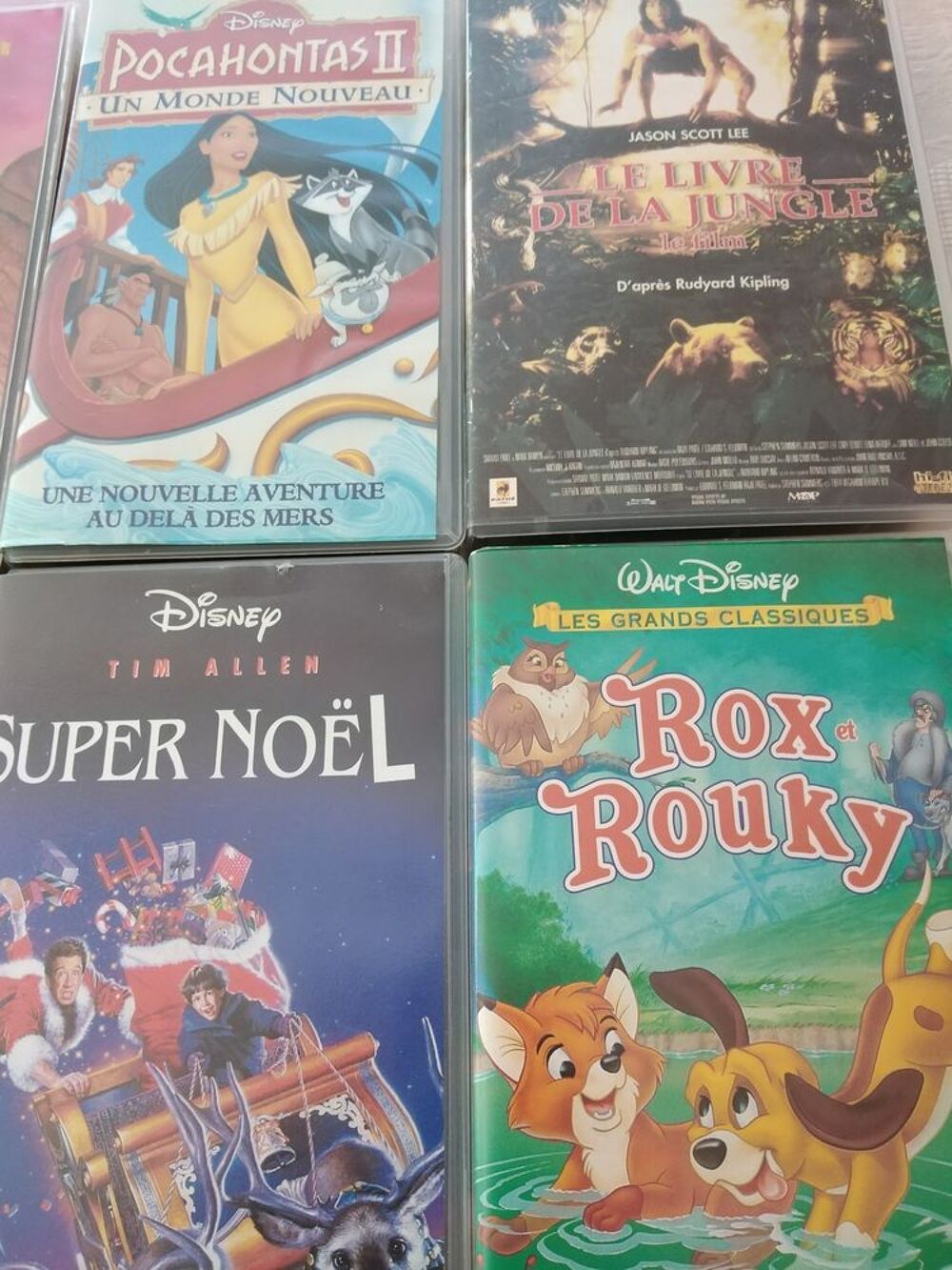 cassettes video CD et vinyles