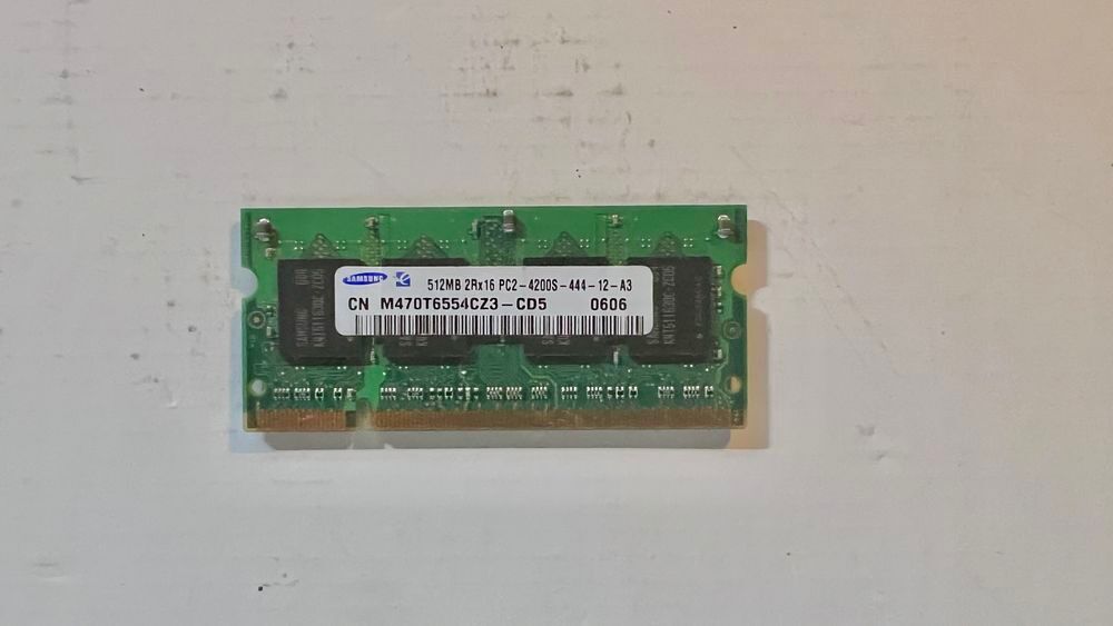 Samsung - M&eacute;moire vive RAM 512Mo - DDR2 - PC2-4200S - 533MHz Matériel informatique