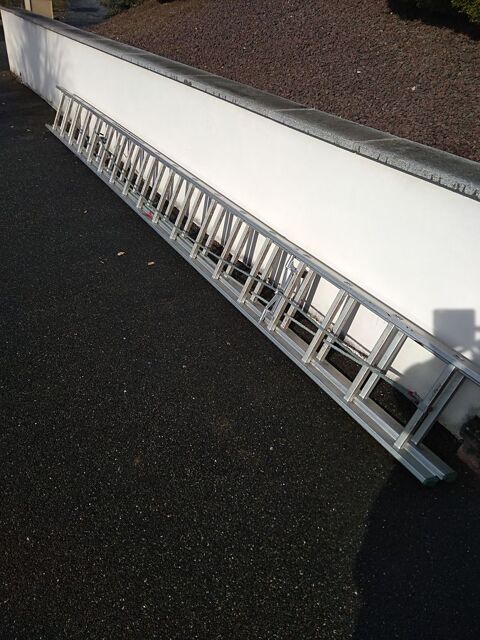 Echelle alu coulissante 9 m 300 Montbliard (25)