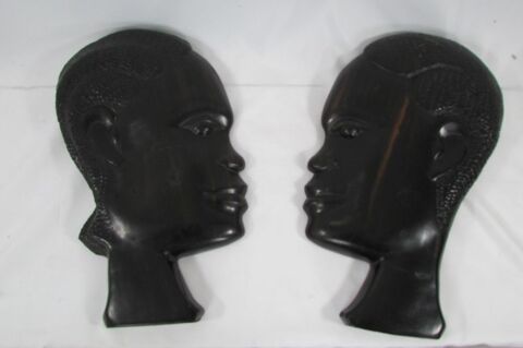 Paire d'appliques murales: T�tes africaines en �b�ne,1990s 60 Paris 8 (75)