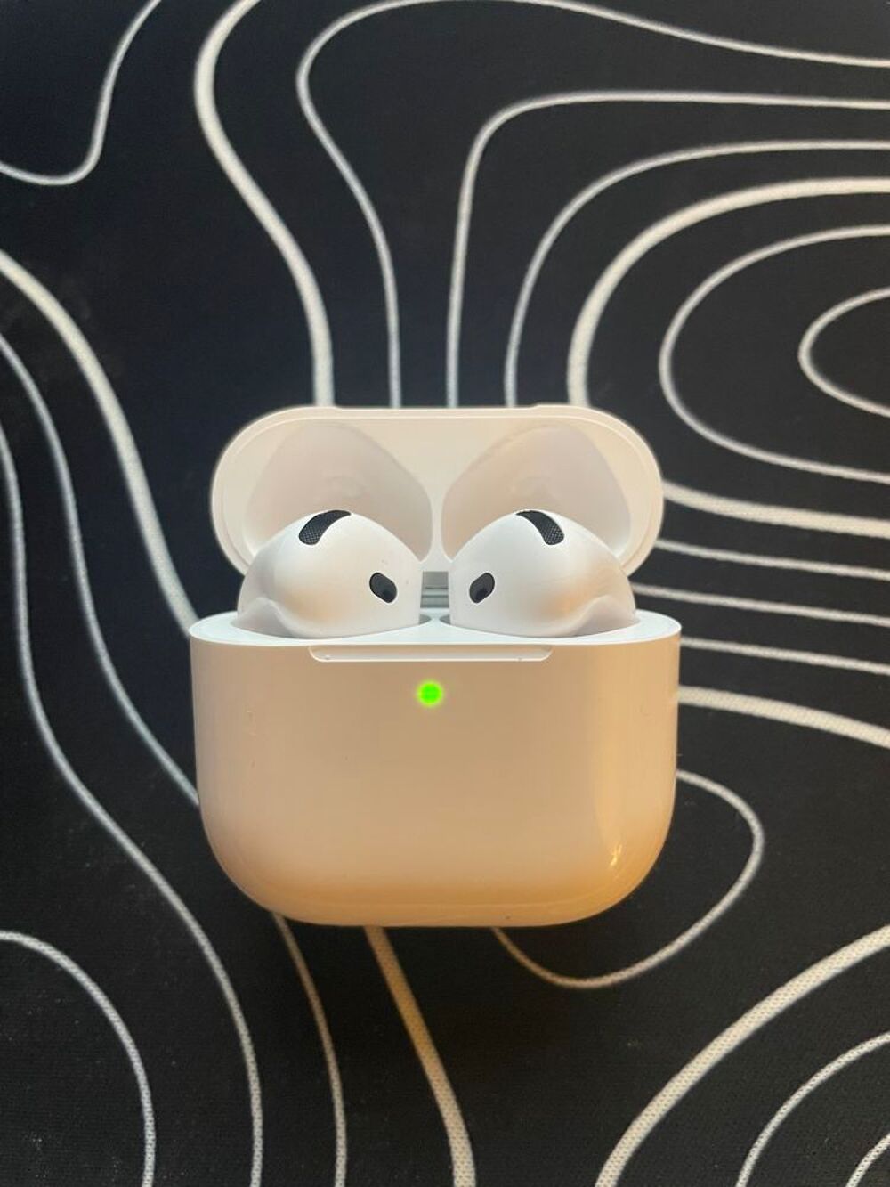 Airpods 4 avec r&eacute;duction de bruit Matériel informatique
